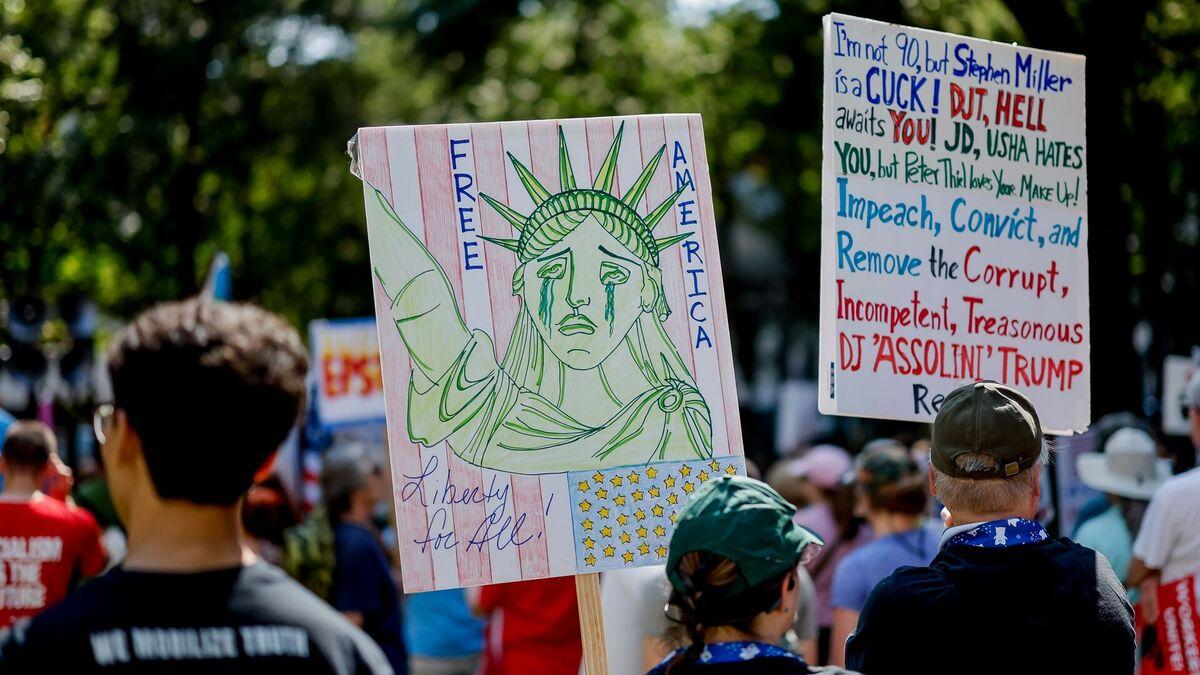 Dia do Trabalho motiva protestos anti-Trump acusado de favorecer grandes fortunas -